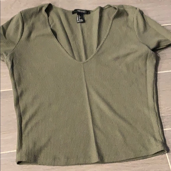 Olive green Crop top FINAL PRICE 🎉🎉 - Picture 3 of 3
